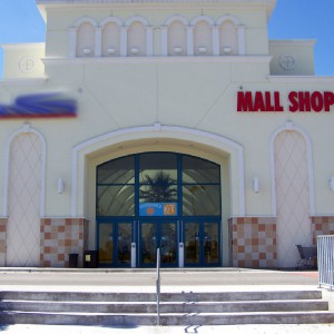 shopping-center-safety-bollard-application-example